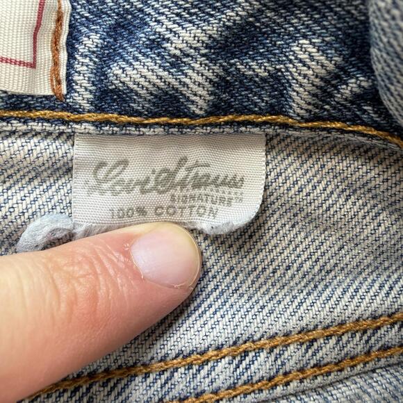 Levis Loose Fit Denim Jeans Shorts Womens 8 Light Distressed Raw Hem Festival - Picture 5 of 7